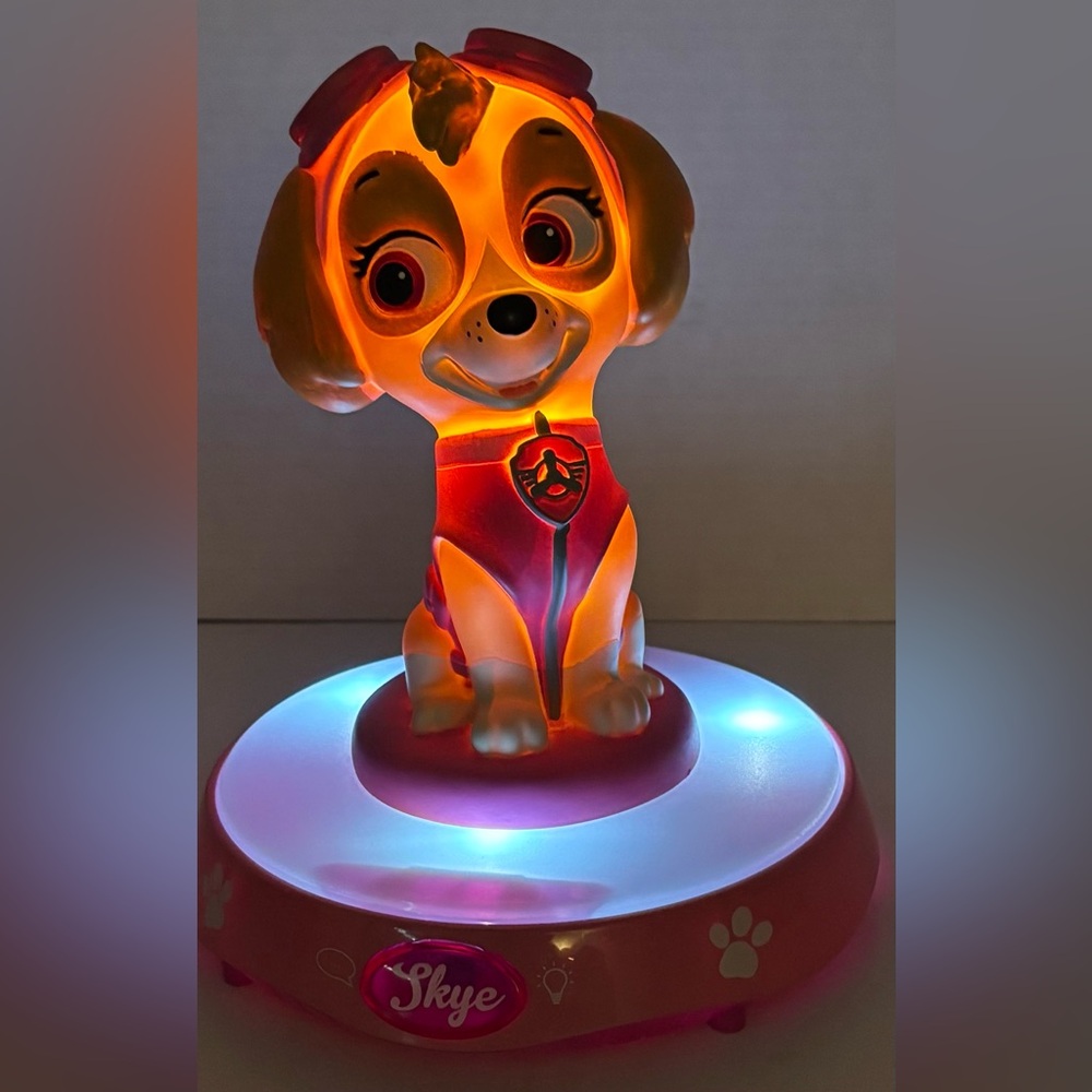 Paw Patrol Talking SKYE Night Light / Lamp - French & English
